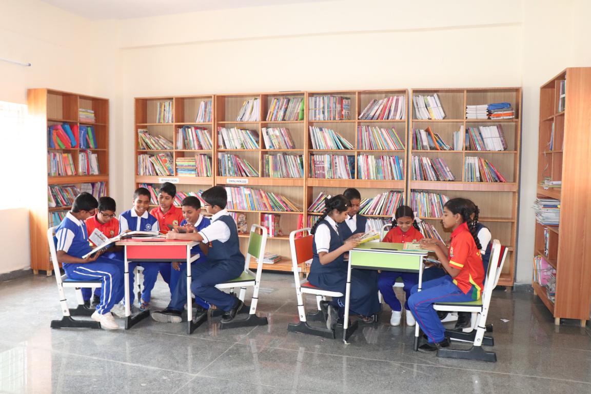 Library (2000+ books)